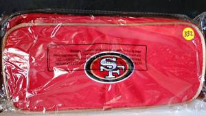 lot 332 image: SAN FRANCISCO 49ers NFL LICENSED TRAVEL CASE - NIP RETAIL $15.99 (see lot 331 for open package)