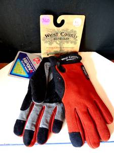 lot 360 image: WEST COUNTY GARDENER GLOVES - NEW WHIPORA TECHNOLOGY
