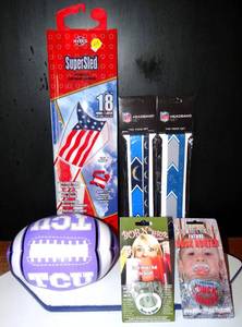 lot 400 image: ASSORTED LOT WITH NEW LICENSED COLLECTORS ITEMS