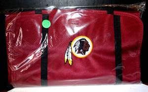 lot 432 image: RARE LOGO WASHINGTON REDSKINS NFL LICENSED ORGANIZER BAG - NIP RETAIL $22.99