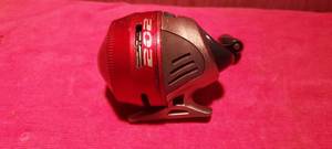 lot 7 image: Zebco 202 fishing reel