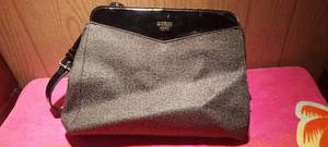 lot 15 image: Guess 1981 Purse with strap great condition