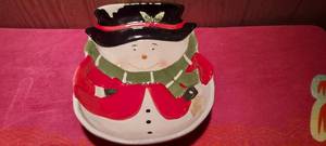 lot 38 image: 10.5 long x 2 deep snowman serving bowl