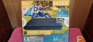 lot 60 image: New in box Intex Standard King 10 air mattress