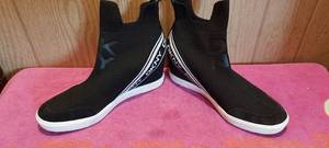 lot 62 image: DKNY slip on high tops