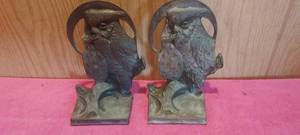 lot 85 image: Vintage 6.5 Owl Bookends    Appear to be brass