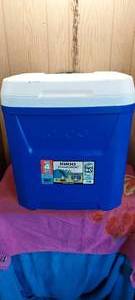 lot 159 image: new wheeled Igloo cooler