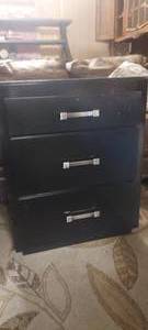 lot 164 image: 30 tall 3 drawer cabinetdresser matches lots 162 & 163