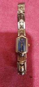lot 206 image: Authentic Gucci ladies watch