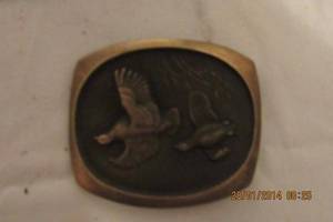 lot 139 image: STEVEN L KNIGHT BRONZE WESTERN BELT BUCKLE  APROX 4 X 3