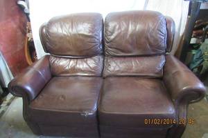 lot 10 image: DOUBLE RECLINING LEATHER LOVESEAT