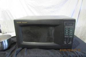 lot 207 image: SHARP 1000 WATT CAROUSEL MICROWAVE 409AKD