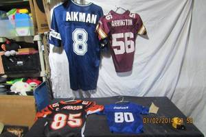 lot 96 image: NFL FOOTBALL KID JERSEYS-