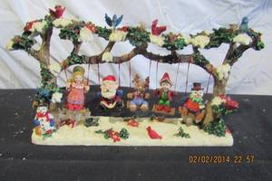 lot 174 image: SANTAS TREE SWING