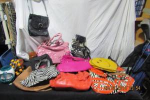 lot 189 image: PURSES VARIOUS