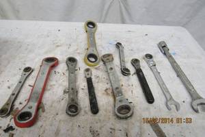 lot 51 image: RATCHETING WRENCHES