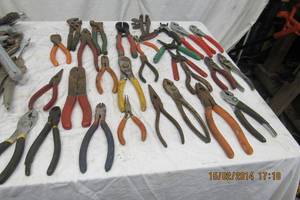 lot 37 image: PLIERS