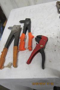 lot 40 image: ARROW FASTNER HD RIVET TOOL RH200 AND 2 OTHERS