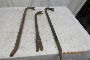 lot 43 image: PRY BARS