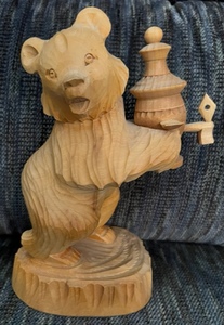 lot 14 image: 8 HAND-CARVED WOOD RUSSIAN BEAR HOLDING SAMOVAR