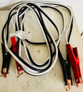 lot 17 image: 20ft SET OF BLACK &amp WHITE JUMPER CABLES