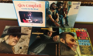 lot 107 image: LOT OF 5 RECORD ALBUMS33s - CHARLIE RICH &nbsp HAND WILLIAMS JR  KRIS KRISTOFFERSON  GEORGE STRAIGHT &nbsp GLEN CAMPBELL