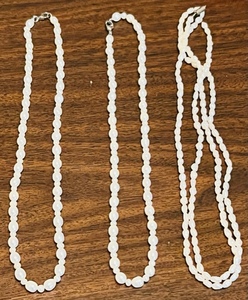 lot 12 image: 3 STRANDS OF PEARL NECKLACES&nbsp