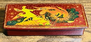 lot 44 image: VINTAGE MADE IN U.S.S.R WOODEN JEWELRY BOX - 6x 3x 1.5