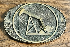 lot 54 image: VINTAGE AWARD DESIGNS MEDALS INC. SOLID BRASS MOVABLE OIL DERRICK PUMP BELT BUCKLE