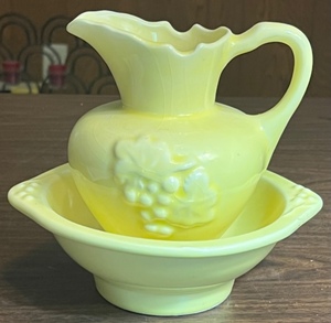 lot 71 image: YELLOW ANTIQUE PITCHER and WASH BASIN wGRAPE AND GRAPE LEAF DESIGN