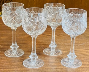 lot 75 image: 4 STEMMED CRYSTAL WINE GLASSES 7.5