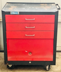 lot 88 image: MASTER MECHANIC PROFESSIONAL ROLL-AROUND 4 DRAWER TOOL BOX wCONTENTS 32x 26.5x 18