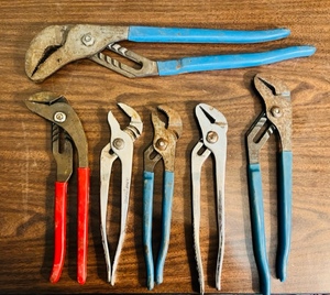 lot 181 image: 6 PAIR OF ASSORTED CHANNEL LOCKS