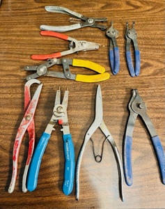 lot 183 image: 9 PAIR OF ASSORTED SNAP-RING PLIERS