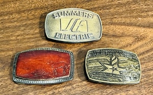 lot 195 image: 3 ASSORTED VINTAGE BELT BUCKLES