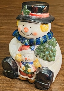 lot 245 image: SNOWMAN COOKIE JAR 7.5