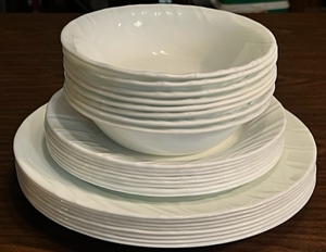 lot 274 image: 24 PIECE SETTING by CORELLE VITRELLE - EIGHT 11 DINNER PLATES  8.5 SALAD PLATES  7 BOWLS