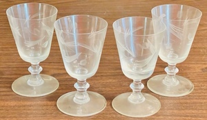 lot 277 image: 4 VINTAGE STEMMED GLASSES wCUT GLASS 5