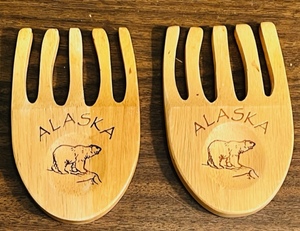 lot 295 image: 2 ALASKAN MADE WOODEN SPOON HOLDERS 6x 4