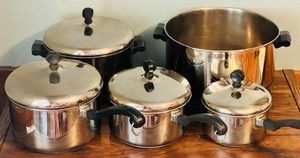 lot 315 image: 5 PIECE SET OF VINTAGE FABERWARE ALUMINUM CLAD STAINLESS STEEL POTS & PANS (1qt, 2qt, 3qt, 4qt, 8qt)