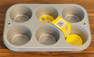 lot 319 image: SET OF 3 OVENSTUFF 6-CUP TEXAS MUFFIN PANS - 3.5