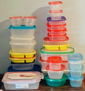 lot 323 image: HUGE LOT OF APPROX. 29 FOOD CONTAINERS - ALL SIZES - MAINLY RUBBERMAID