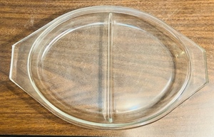 lot 353 image: 10.5 PYREX CONDIMENT SERVER 945-C-6