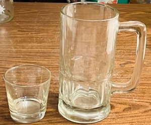 lot 358 image: VINTAGE 8 BEER MUG & WHISKEY TUMBLER
