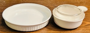 lot 359 image: CORNING WARE 8.5 F-8-B PIE PLATE & P-150-B SOUP BOWL wLID