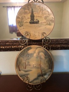 lot 128 image: VINTAGE 11 WOOD PAINTED RUSSIAN PLATES wWALL PLATE HOLDER&nbsp