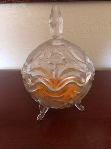 lot 127 image: BEAUTIFUL CUT GLASS CANDY DISH