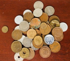 lot 148 image: LOT OF DIFFERENT FOREIGN COINS