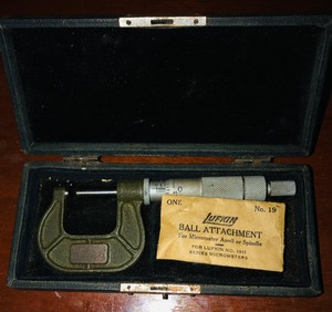 lot 131 image: VINTAGE LUFKIN NO. 1911 SERIES MICROMETER wBALL ATTACHMENT