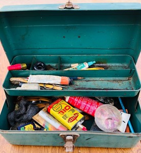 lot 287 image: VINTAGE 1951 TOOLBOX wCONTENTS 14x 7x 7